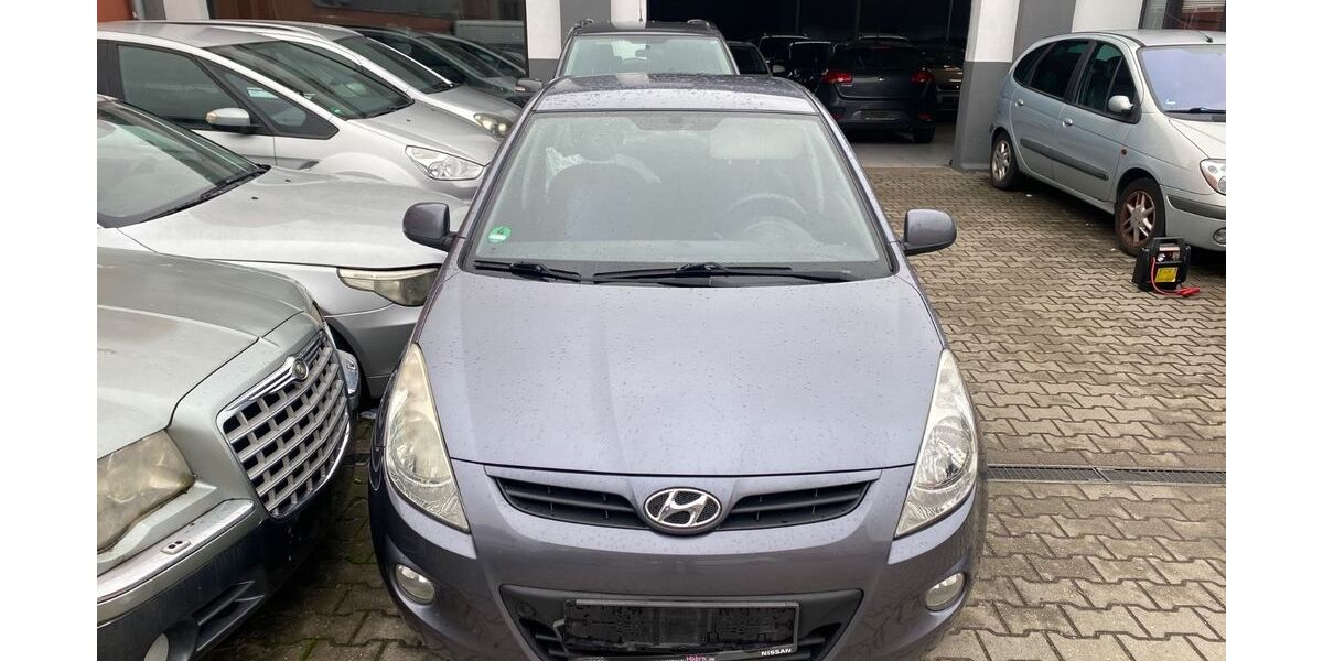 Hyundai i20 211.000 km 1.400 &euro; Fürth 90763