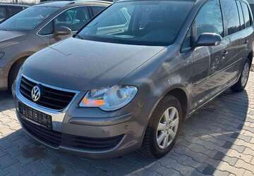 VW Touran 107.000 km 6.490 &euro; Roßtal 90574