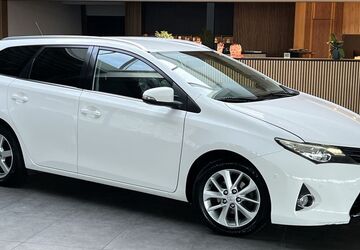 Toyota Auris 225.000 km 4.740 &euro; Cadolzburg bei Nürnberg 90556