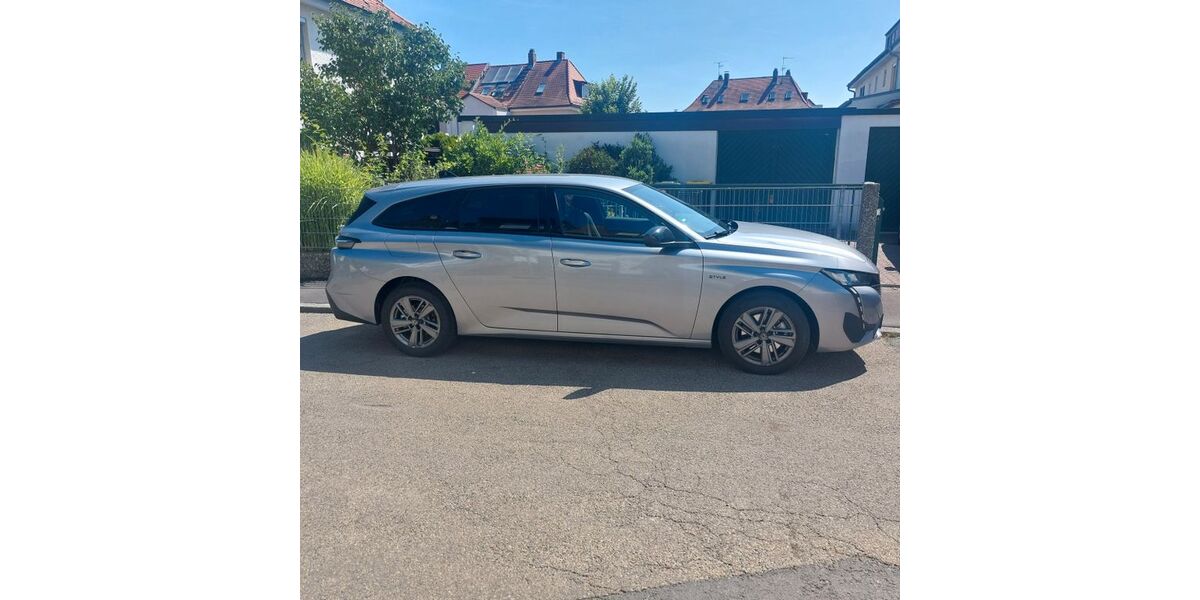 Peugeot 308 8.700 km 21.450 &euro; Nürnberg 90431