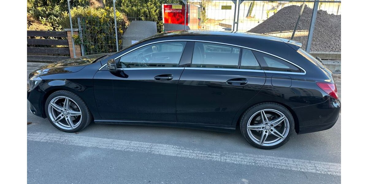 Mercedes-Benz CLA 180 Shooting Brake 156.000 km 11.700 &euro; Fürth 90765