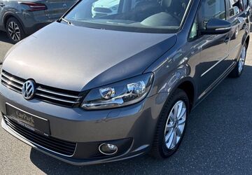 VW Touran 136.003 km 10.799 &euro; Fürth 90763