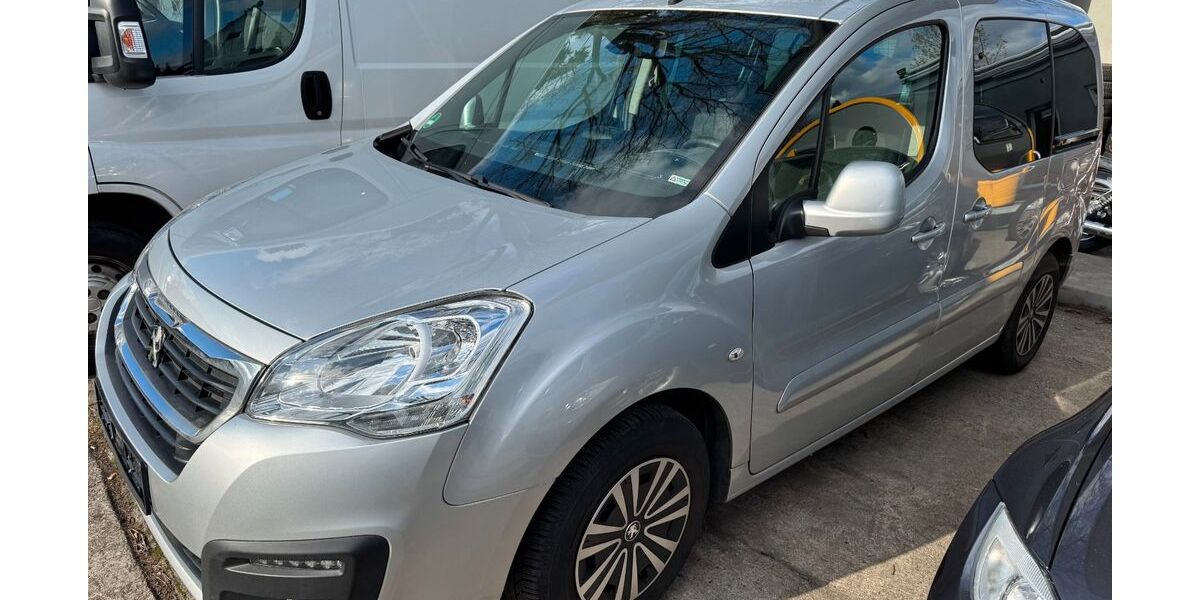 Peugeot Partner Tepee 164.000 km 8.990 &euro; Nürnberg 90453