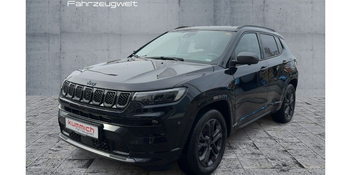 Jeep Compass 67.963 km 27.470 &euro; Fürth 90763
