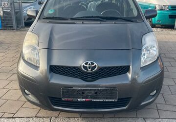Toyota Yaris 169.896 km 3.999 &euro; Fürth 90763