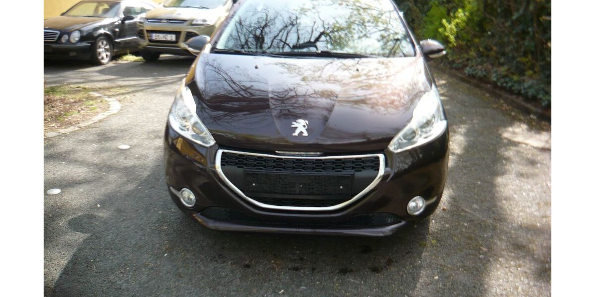 Peugeot 208 86.286 km 5.750 &euro; Erlangen 91058