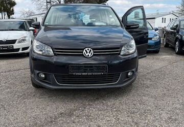 VW Touran 165.000 km 9.390 &euro; Nürnberg 90431