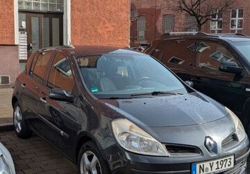 Renault Clio 202.000 km 1.600 &euro; Nürnberg 90443