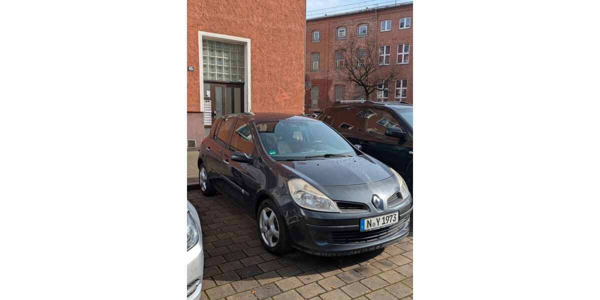 Renault Clio 202.000 km 1.600 &euro; Nürnberg 90443