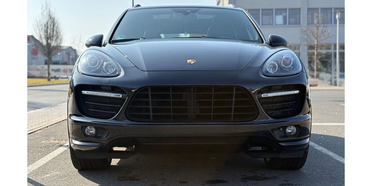 Porsche Cayenne 128.000 km 28.900 &euro; Nürnberg 90451