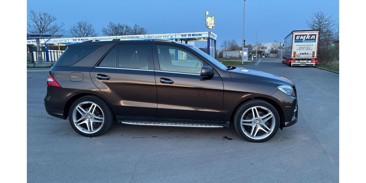 Mercedes-Benz ML 350 283.000 km 16.100 &euro; Herzogenaurach 91074