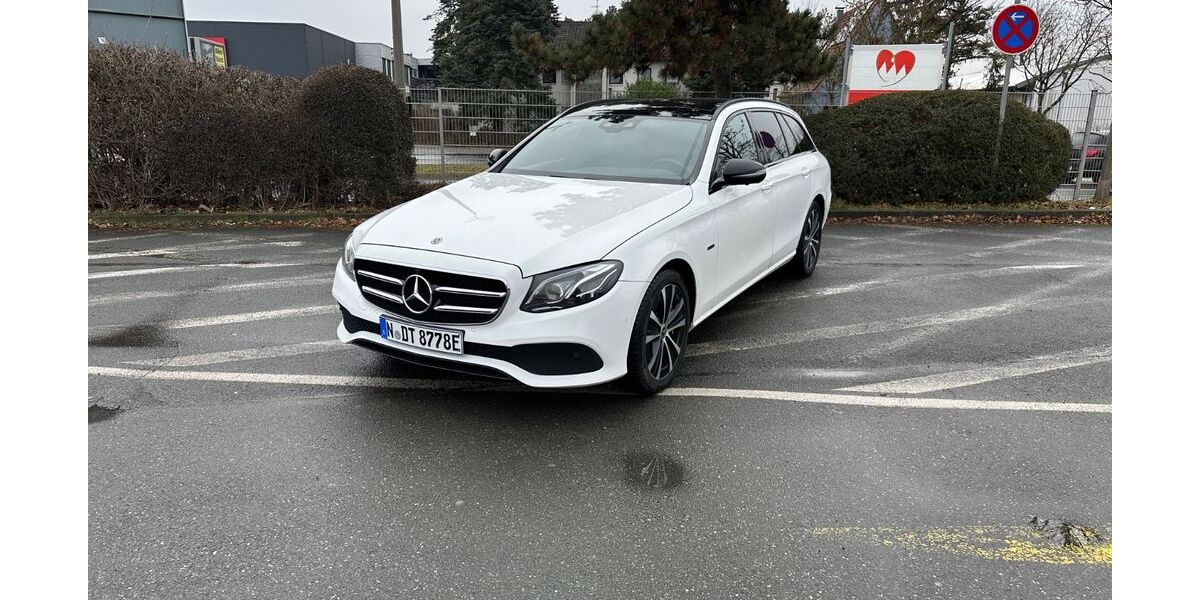 Mercedes-Benz E 300 97.500 km 28.500 &euro; Nürnberg 90425