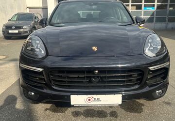 Porsche Cayenne 246.000 km 30.450 &euro; Nürnberg 90451