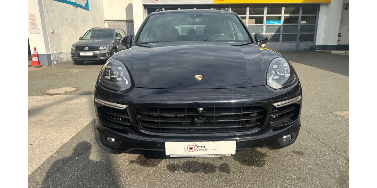 Porsche Cayenne 246.000 km 30.450 &euro; Nürnberg 90451