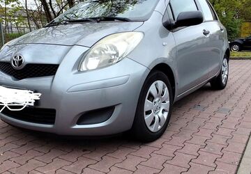 Toyota Yaris 124.000 km 3.600 &euro; Nürnberg 90439