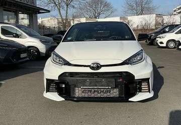 Toyota Yaris 4.700 km 42.900 &euro; Nürnberg 90408