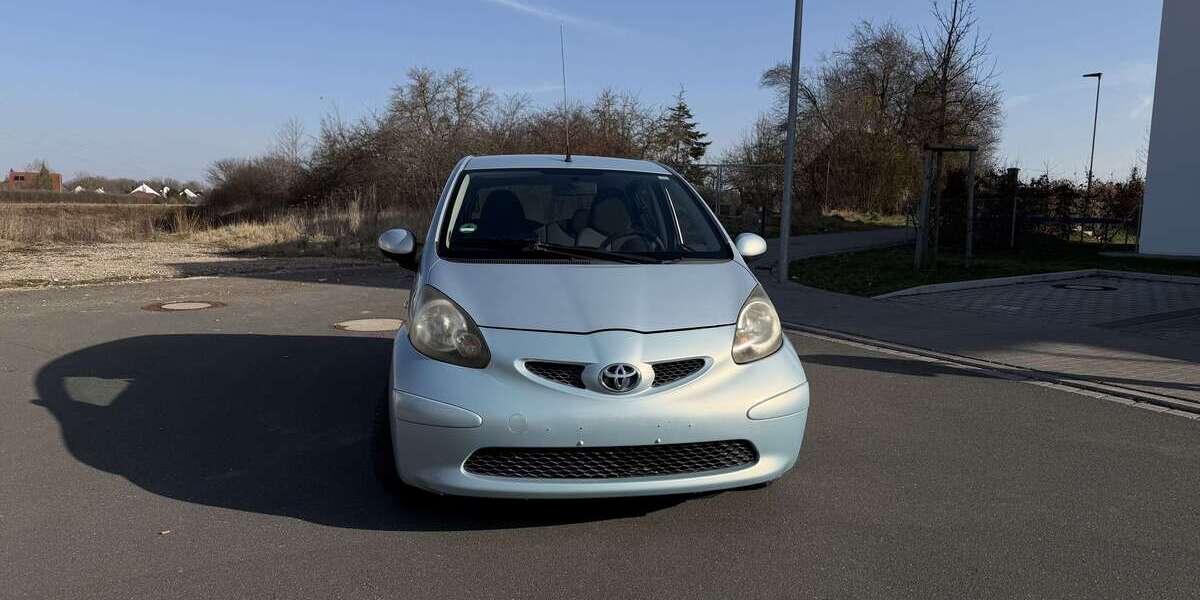 Toyota Aygo 90.000 km 5.000 &euro; Langenzenn 90579