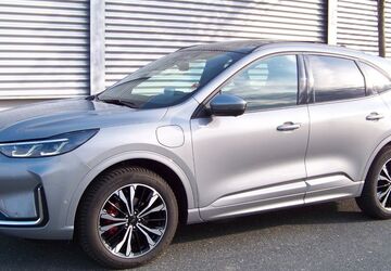 Ford Kuga 9.500 km 36.380 &euro; Nürnberg 90455