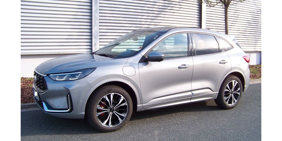 Ford Kuga 9.500 km 36.380 &euro; Nürnberg 90455