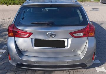 Toyota Auris Touring Sports 169.000 km 9.700 &euro; Nürnberg 90409