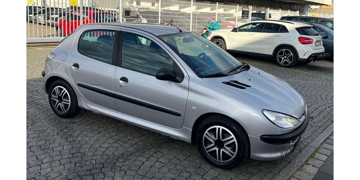 Peugeot 206 156.993 km 1.299 &euro; Nürnberg 90439