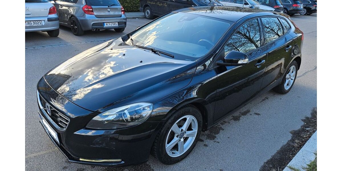 Volvo V40 137.500 km 8.595 &euro; Nürnberg 90439