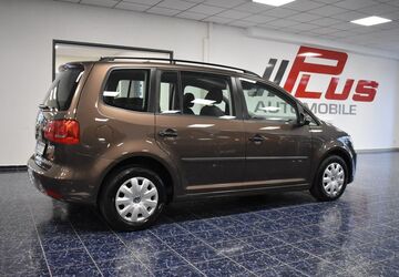 VW Touran 166.400 km 8.870 &euro; Nürnberg 90431