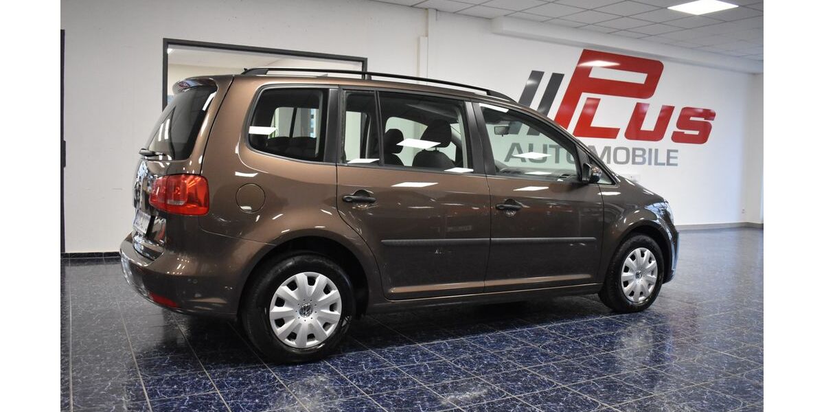 VW Touran 166.400 km 8.870 &euro; Nürnberg 90431