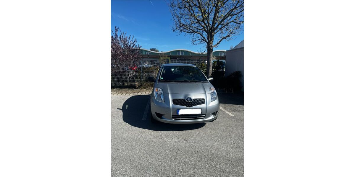 Toyota Yaris 126.000 km 1.350 &euro; Nürnberg 90431