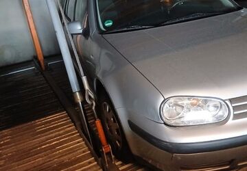 VW Golf 180.000 km 800 &euro; Stein 90547