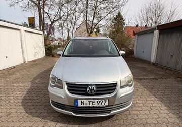 VW Touran 143.200 km 7.300 &euro; Nürnberg 90431