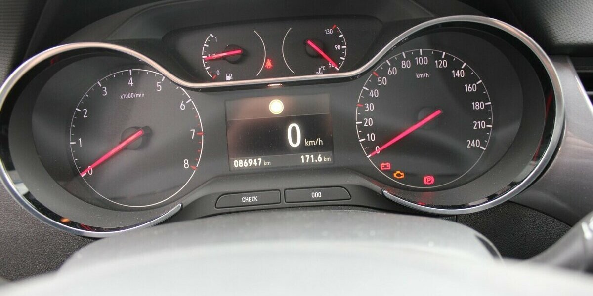 Opel Crossland Innovation 86.889 km 10.990 &euro; Fürth 90763