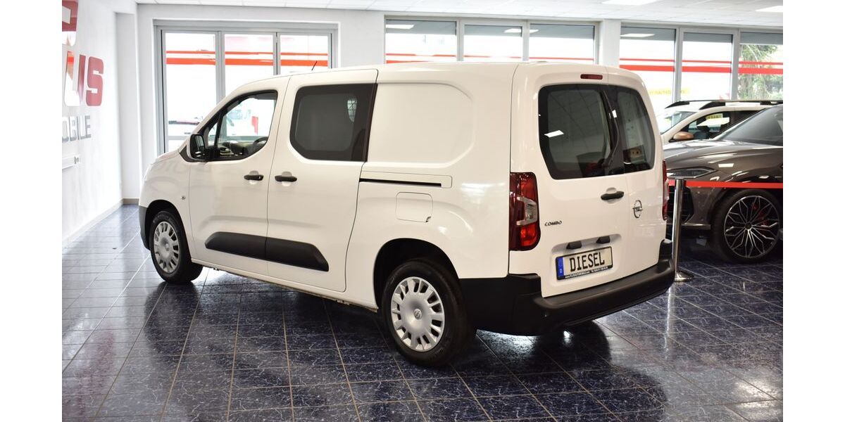 Opel Combo 158.514 km 10.670 &euro; Nürnberg 90431
