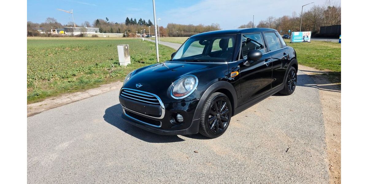 Mini ONE 121.672 km 7.999 &euro; Nürnberg 90429