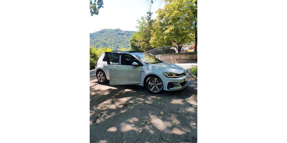 VW Golf 98.000 km 22.900 &euro; Nürnberg 90455