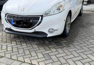 Peugeot 208 42.000 km 7.050 &euro; Nürnberg 90482