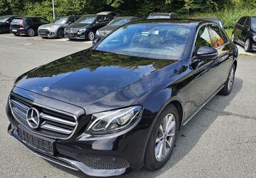 Mercedes-Benz E 200 109.500 km 25.800 &euro; Lauf a. d. Pegnitz 91207