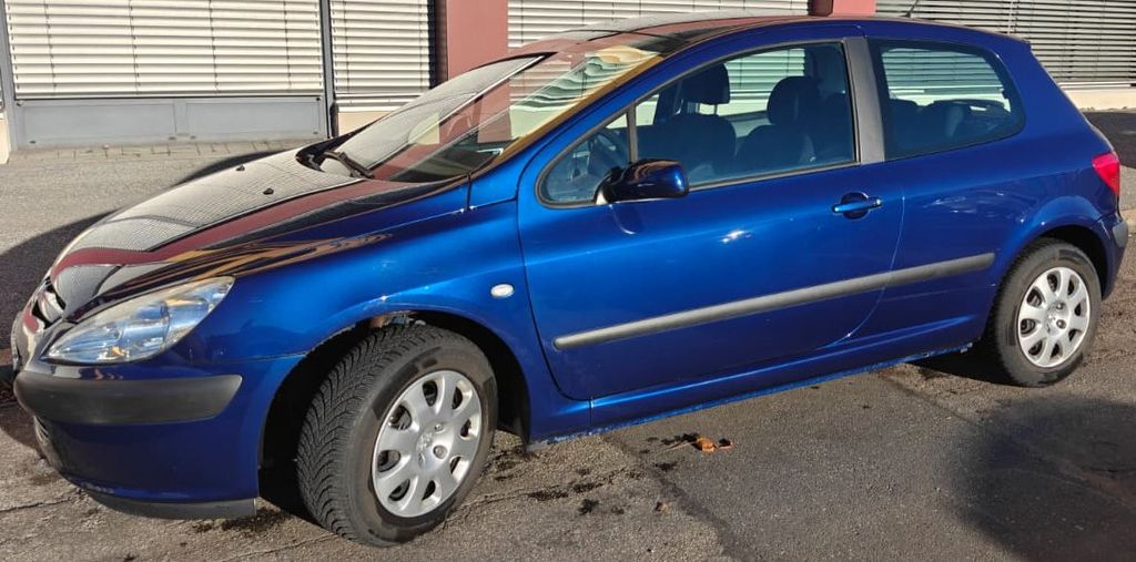 Peugeot 307 92.500 km 2.299 &euro; Fürth 90762