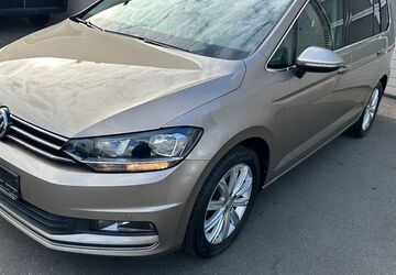 VW Touran 143.000 km 14.690 &euro; Nürnberg 90439